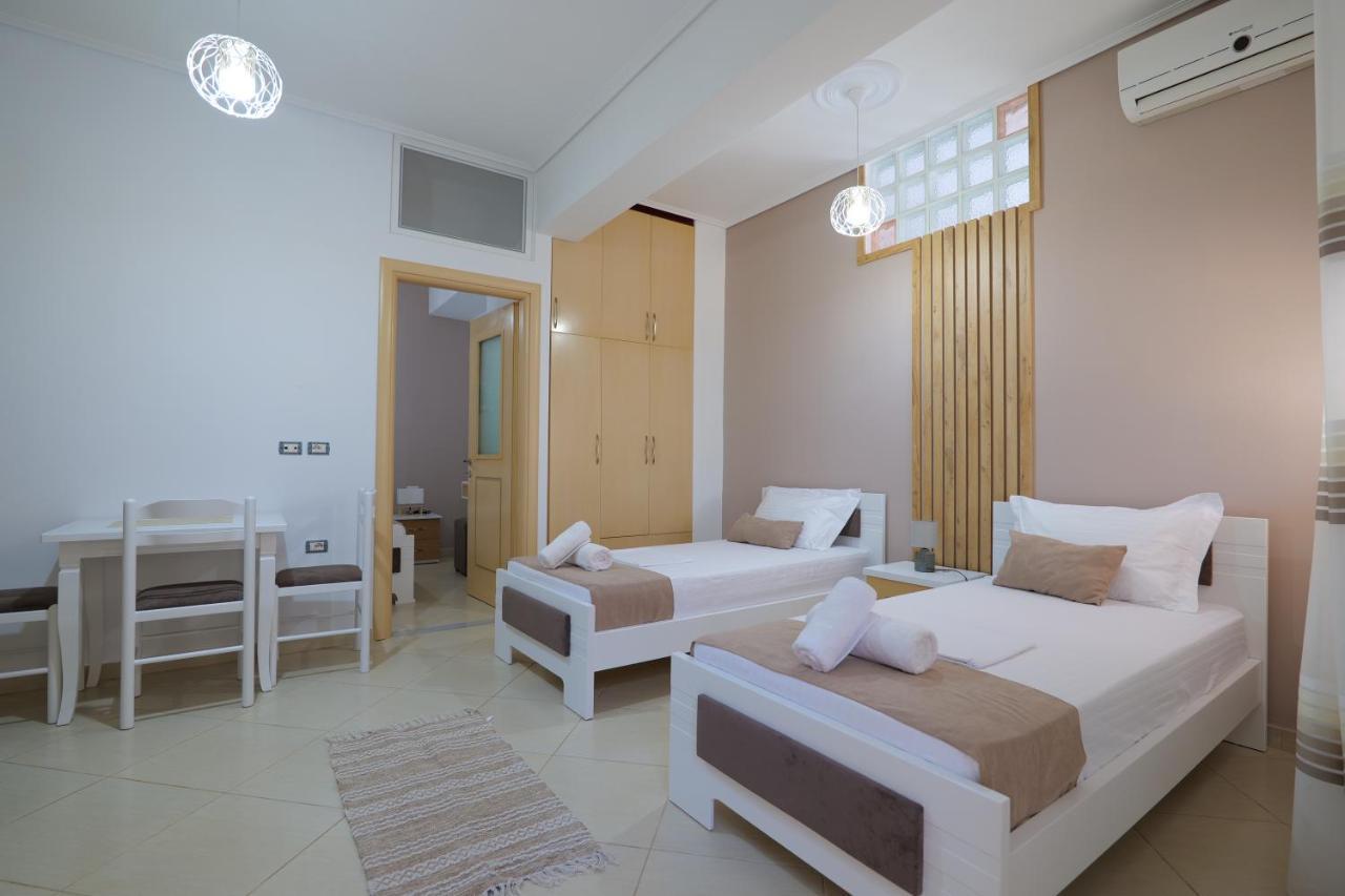 Empo Hotel Ksamil Exteriör bild