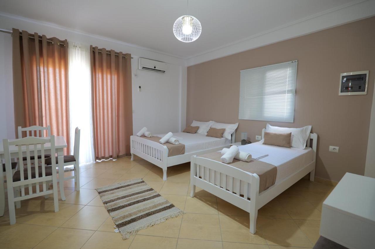 Empo Hotel Ksamil Exteriör bild