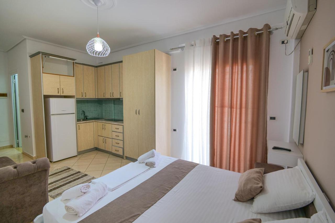 Empo Hotel Ksamil Exteriör bild
