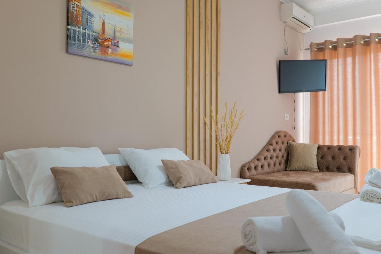Empo Hotel Ksamil Exteriör bild